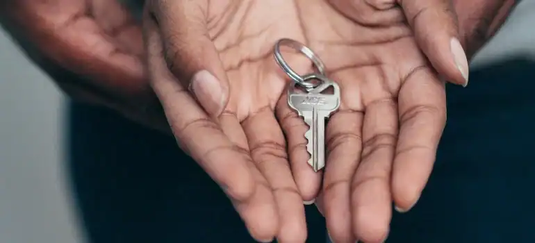Before subletting your apartment in LA, make sure to get your landlord’s approval first.