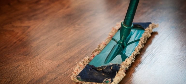 Clean the house while it’s still empty