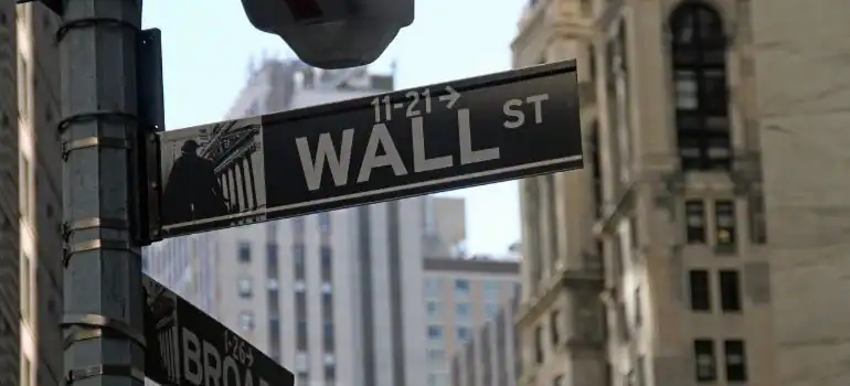 Both cities offer strong careers in technology and finances