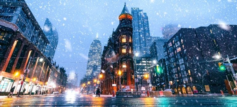 New York is known for its harsh dry winters, while San Francisco is well known for its infamous fog
