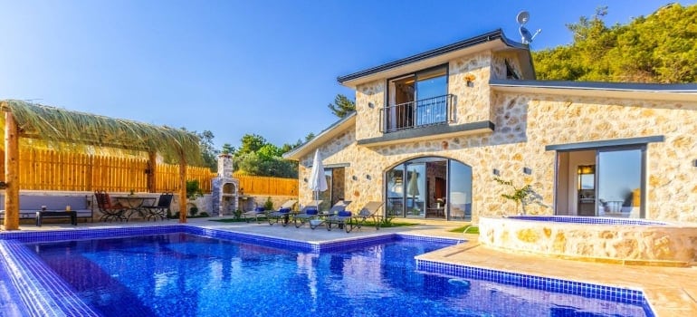 Inquire about housing prices when searching for the perfect coastal town in the LA area.