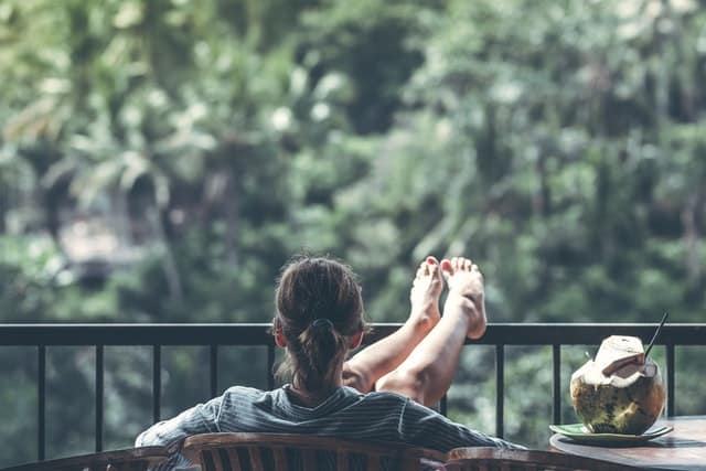 Relax often so that you will cope with moving stress when relocating from Hollywood more efficiently