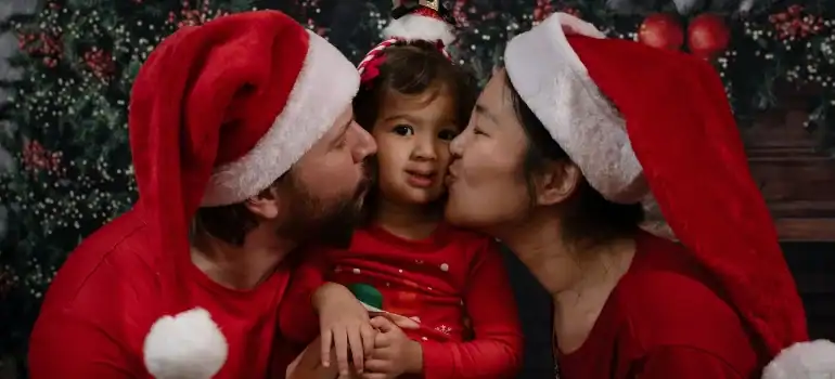 Spontaneous caroling performances contribute to the overall Christmas spirit of Los Angeles