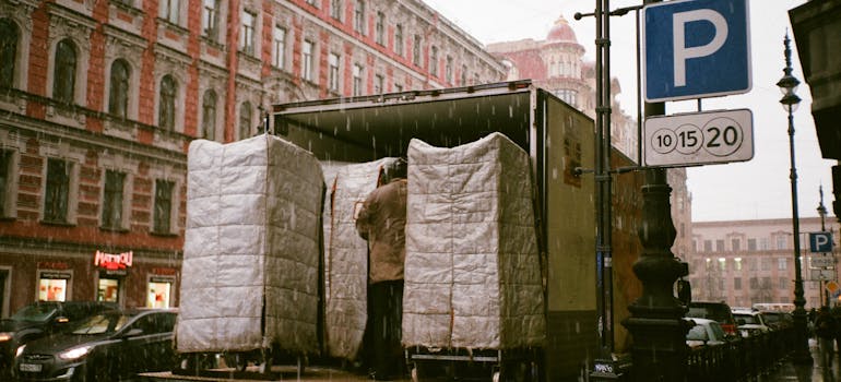When moving out-of-state there are specific permits regarding your moving vehicle