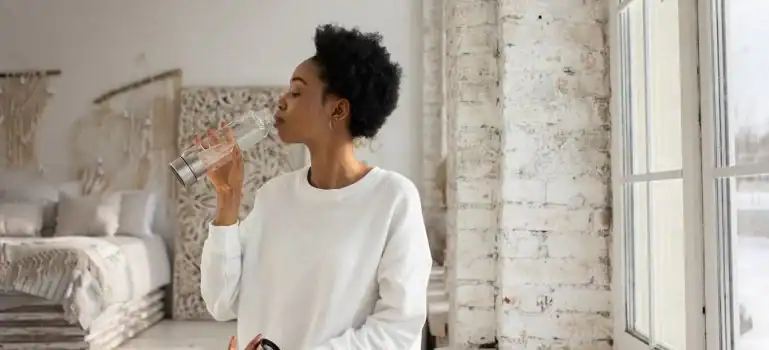 Stay hydrated and well-fed on moving day to maintain energy and reduce fatigue.