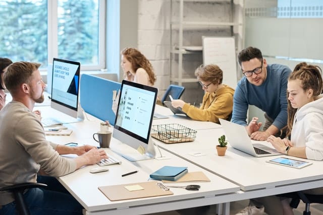 People who you should notify before moving your office.