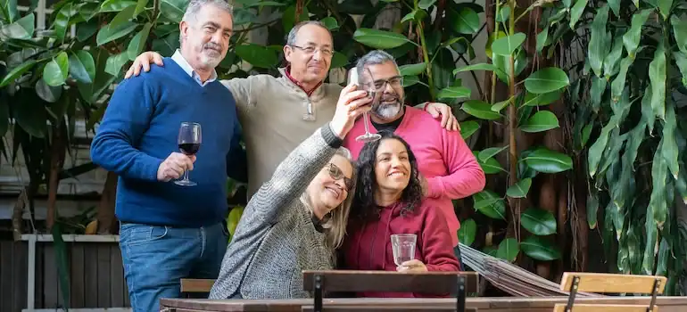 Socialize with other retirees moving to San Francisco
