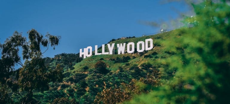 Los Angeles has more than 100 neighborhoods.