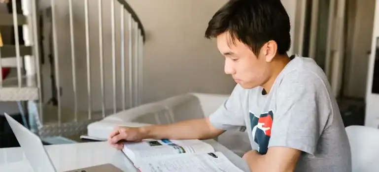 Many students in San Francisco need to work while studying. This is a good way to save money for the costs and help their parents.