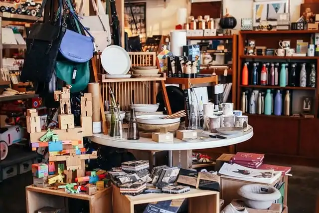 You need to declutter before you move