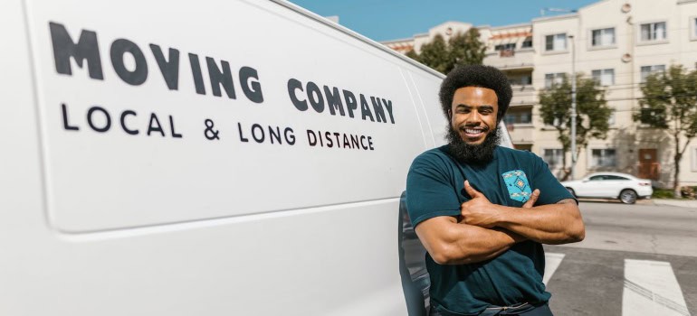 One of the biggest mistakes people make when moving locally is not comparing moving quotes.