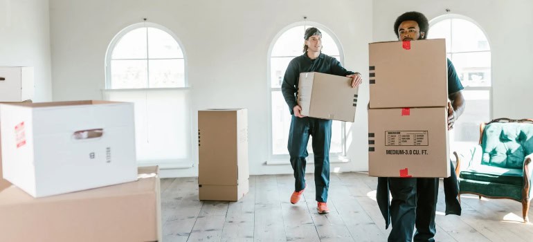 A nice word about your movers, it’s considered a nice gesture!