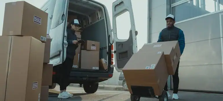 Local movers are likely more familiar with San Francisco moving laws and regulations