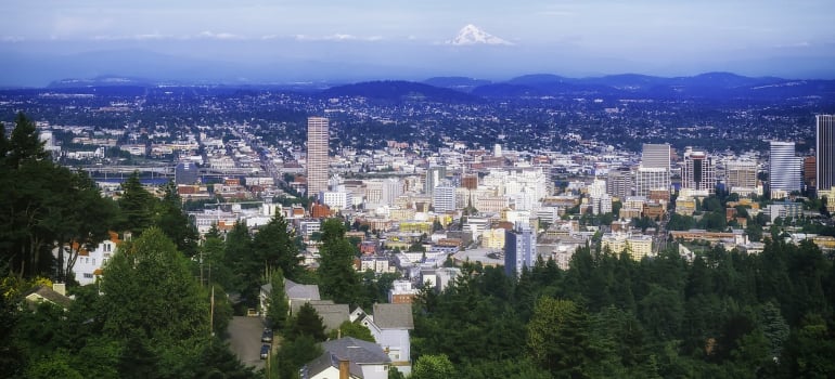 It may be less popular, but Portland is a city that also offers fantastic business opportunities.