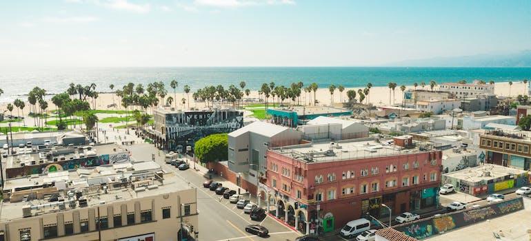 How to Prepare for a Summer Move in Los Angeles